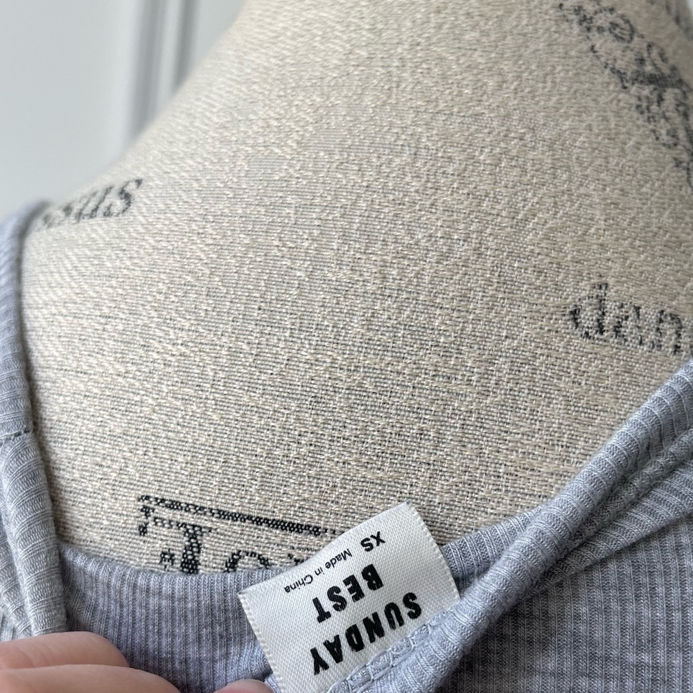 Aritzia Sunday Best ribbed cropped tee
Size: XS - Picture 4 of 5